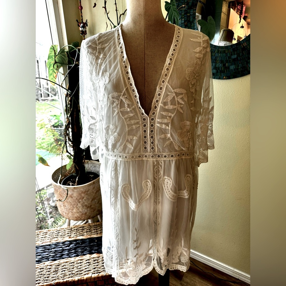 Deep-V Lace Romper with half sleeves